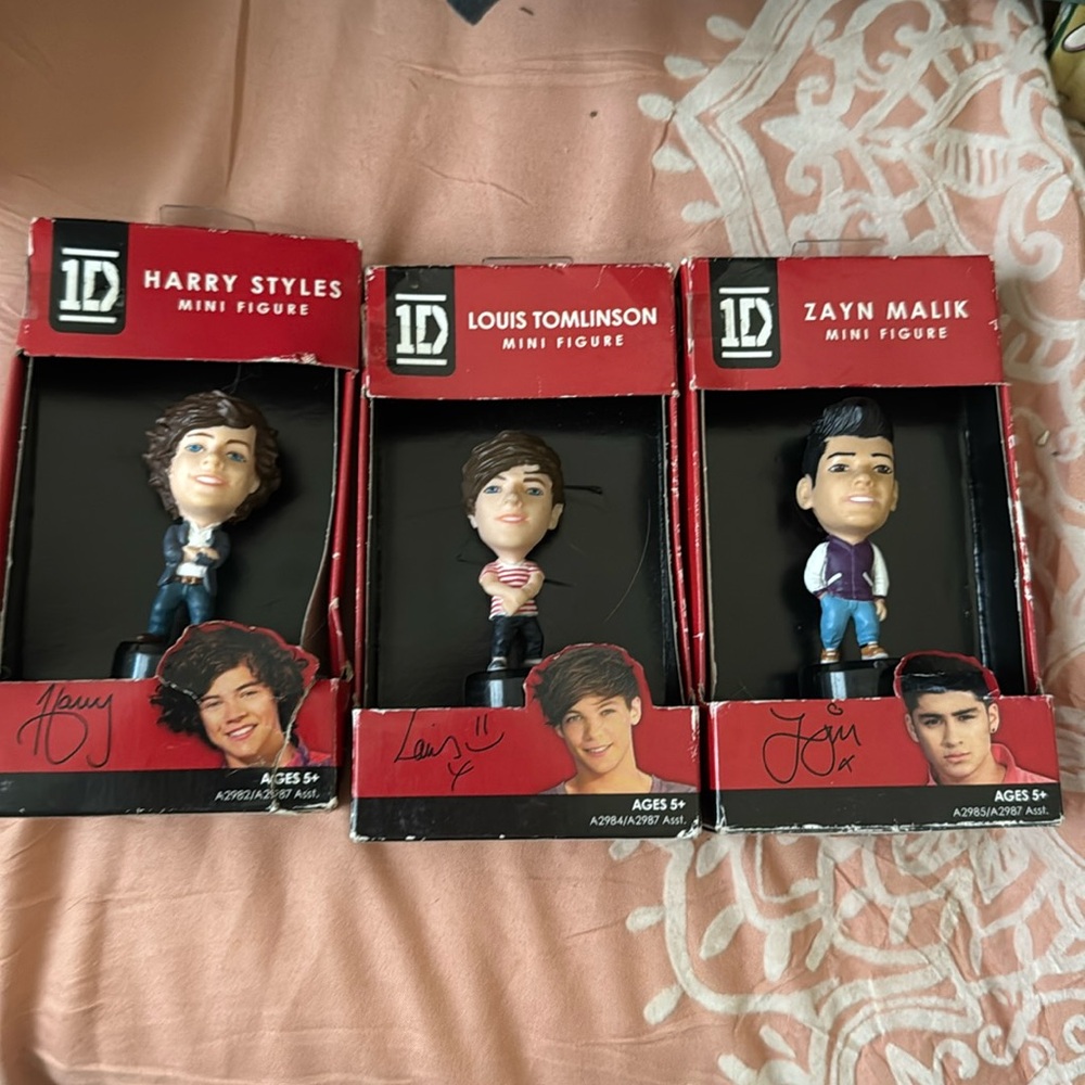 ONE DIRECTION NEW MINI DOLLS